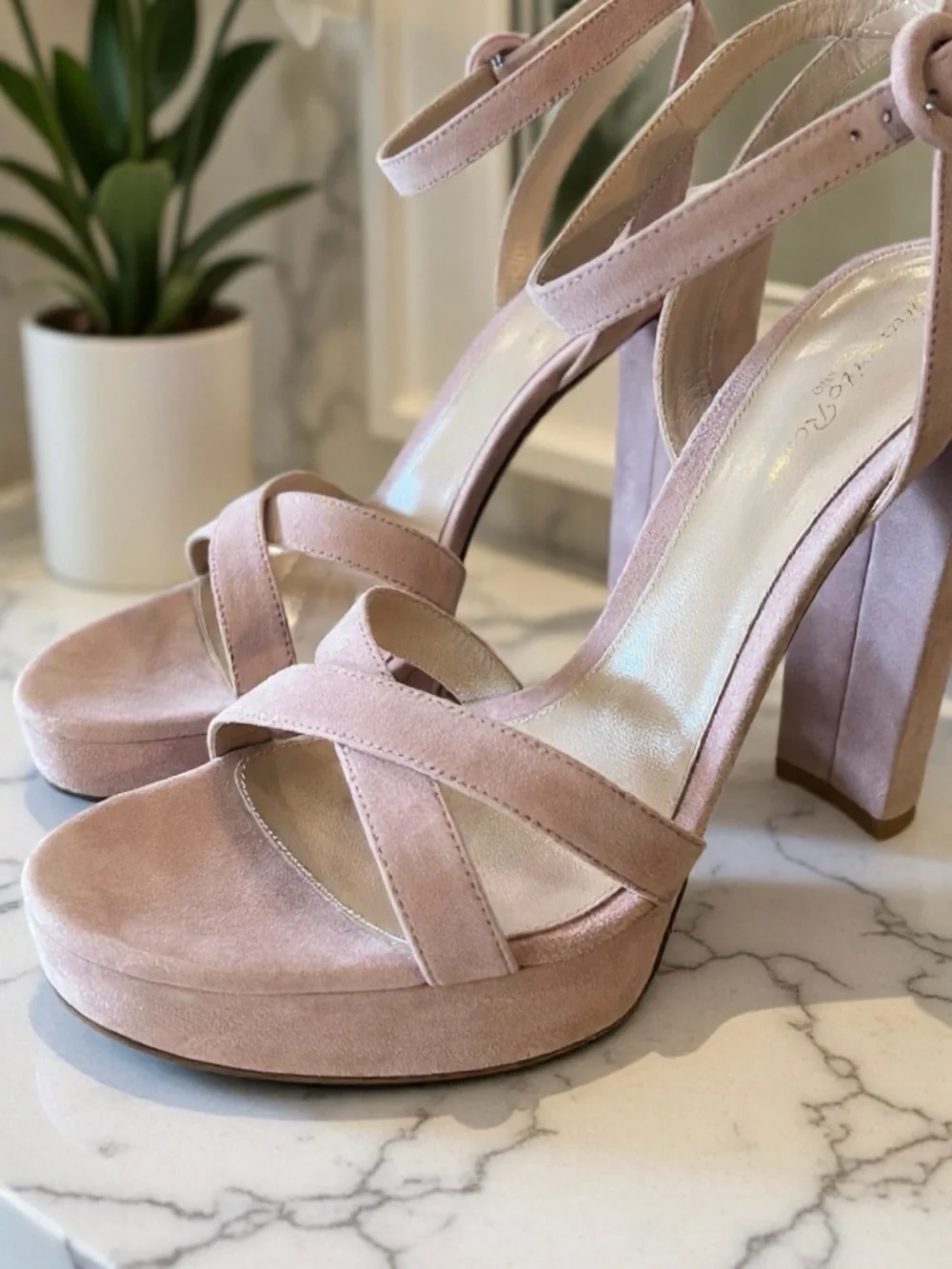 Gianvito Rossi Pink Platform Sandal in Dahlia Ballet Pink Suede